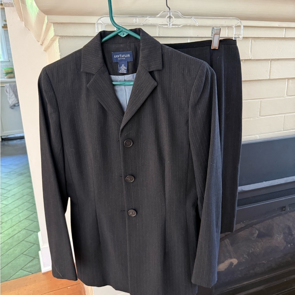 Ann Taylor Wool Charcoal Pinstriped Suit (size 2/2P)
